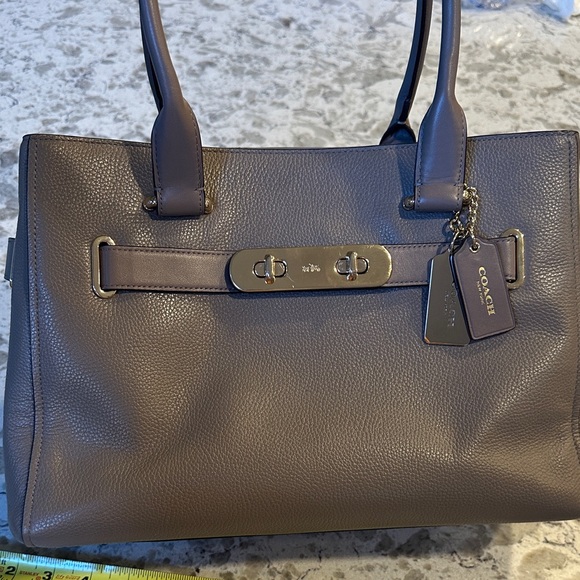 Coach Swagger Carryall Grey Pebble Leather Shoulder Bag with Two Tags - Picture 16 of 16